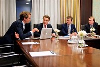 Let'sdobusiness! - Valk Exclusief Let'sdobusiness! - Valk Exclusief