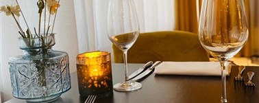 Hotel Wolvega - Heerenveen - In Room Dining Arrangement Hotel Wolvega - Heerenveen - In Room Dining Arrangement