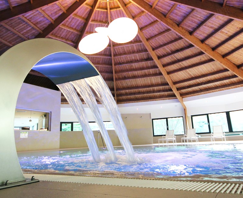 A SPLASHING EXPERIENCE A SPLASHING EXPERIENCE