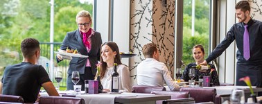 Airporthotel Duesseldorf - Urlaubsguru Promotion: 3=2 EUR 105,00 p.P. Airporthotel Duesseldorf - Urlaubsguru Promotion: 3=2 EUR 105,00 p.P.