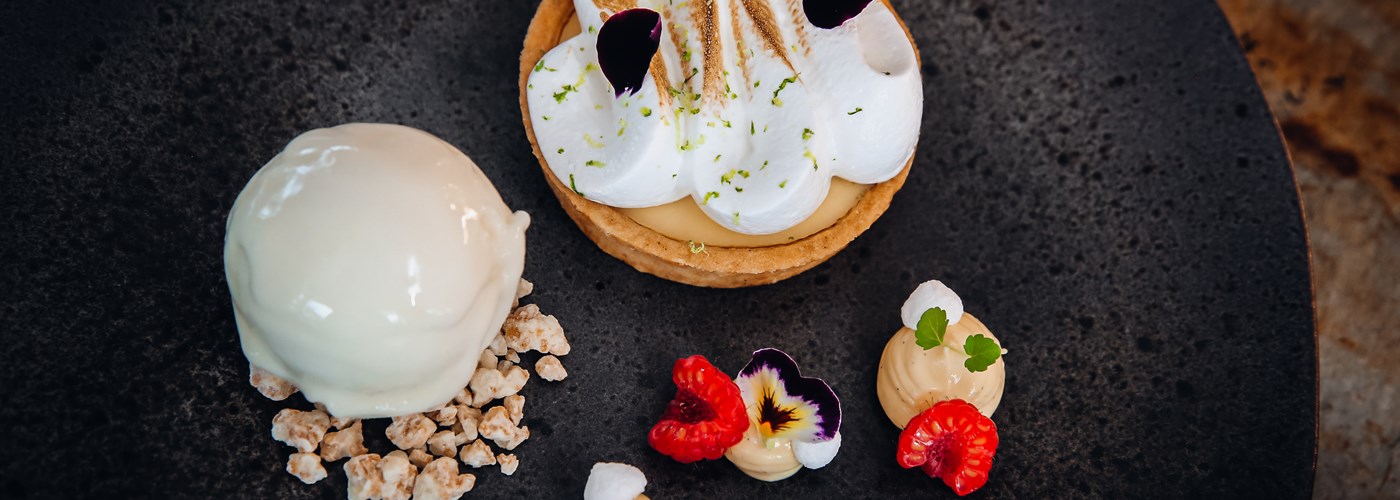 Desserts (17:00-22:00) Desserts (17:00-22:00)