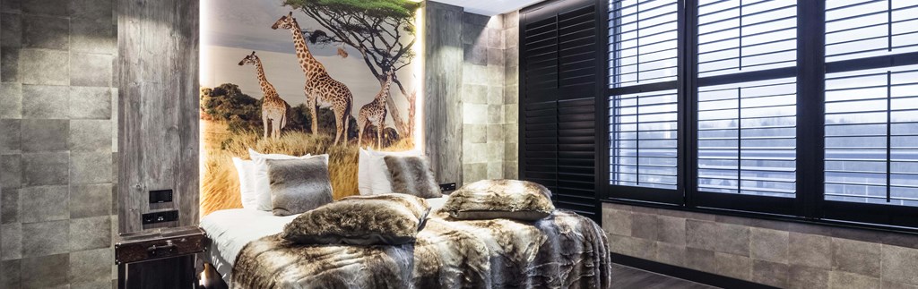 hotel safari suite