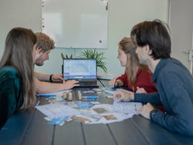 PLUG AND PLAY TEAMBUILDING EXPERIENCE