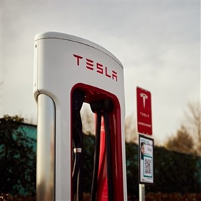 Tesla supercharger oplaadpunt