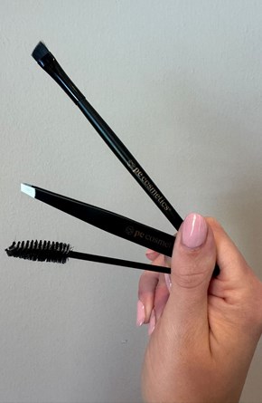 Eyelashes & Eyebrows