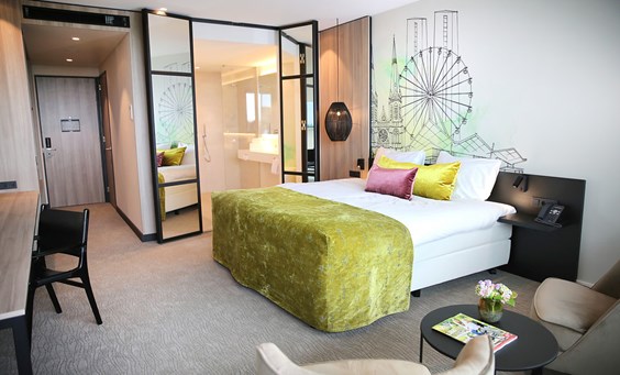 Luxury rooms & suites