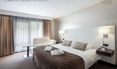 Champagne Suite (en) Champagne Suite (en)